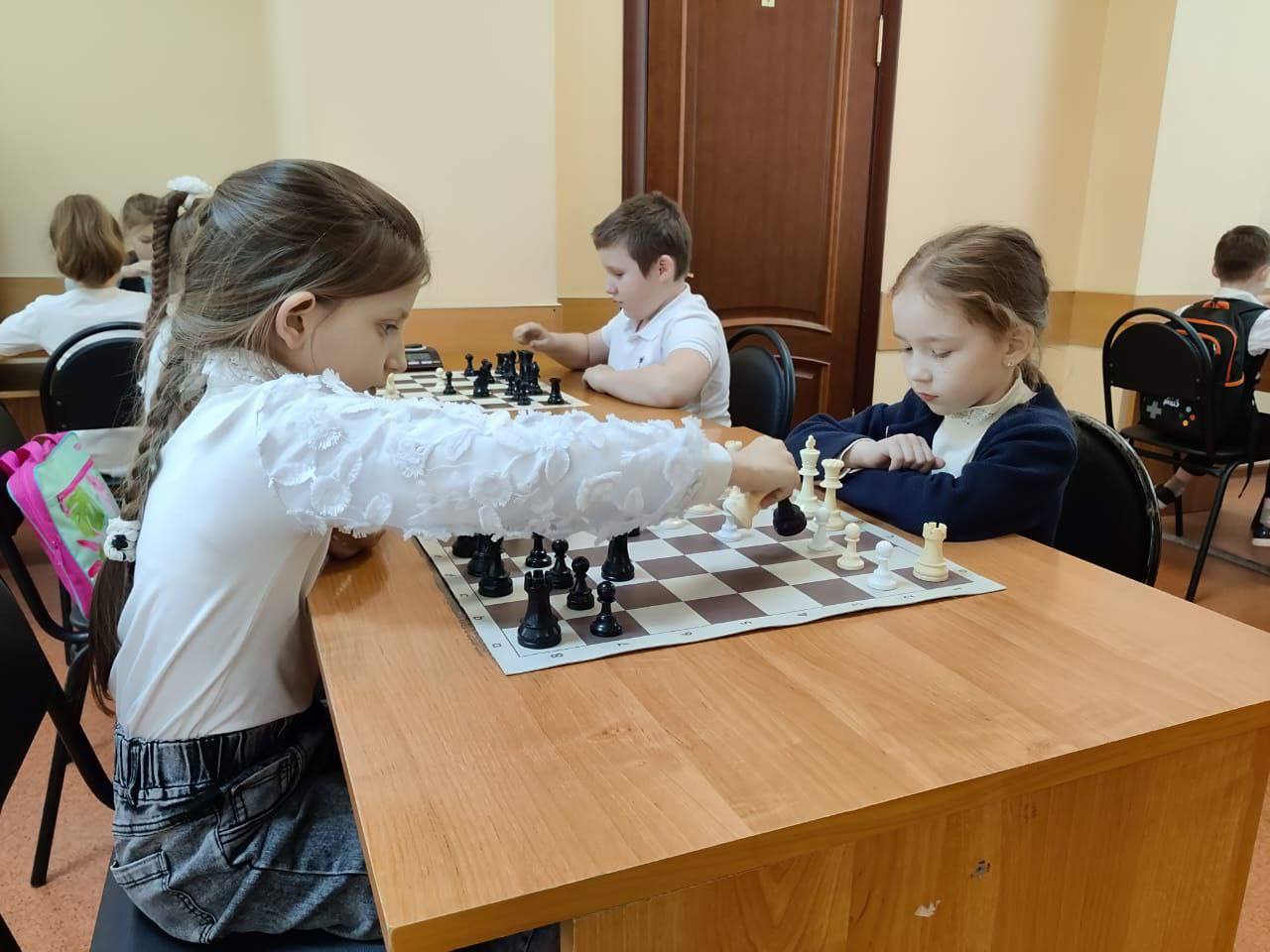 Командные соревнования по шахматам «Дебют».