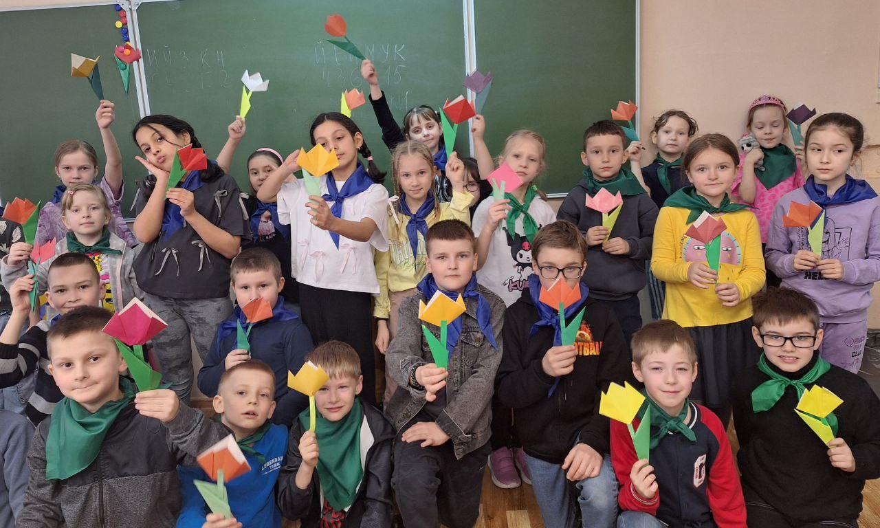 Весёлый муравейник.